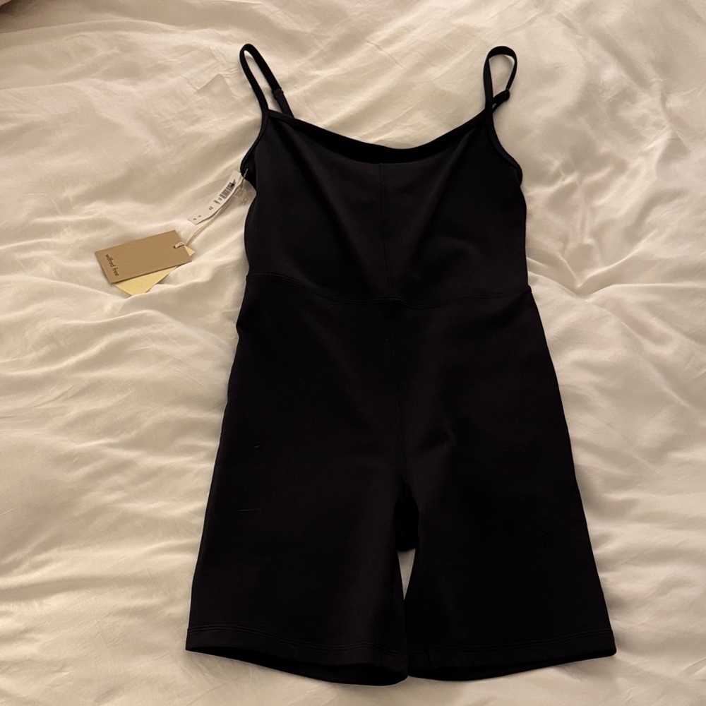 Aritzia Wilfred Free Black Sleeveless Romper